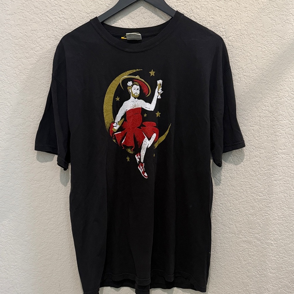 Black Graphic T-Shirt with Moon and Stars Design xl